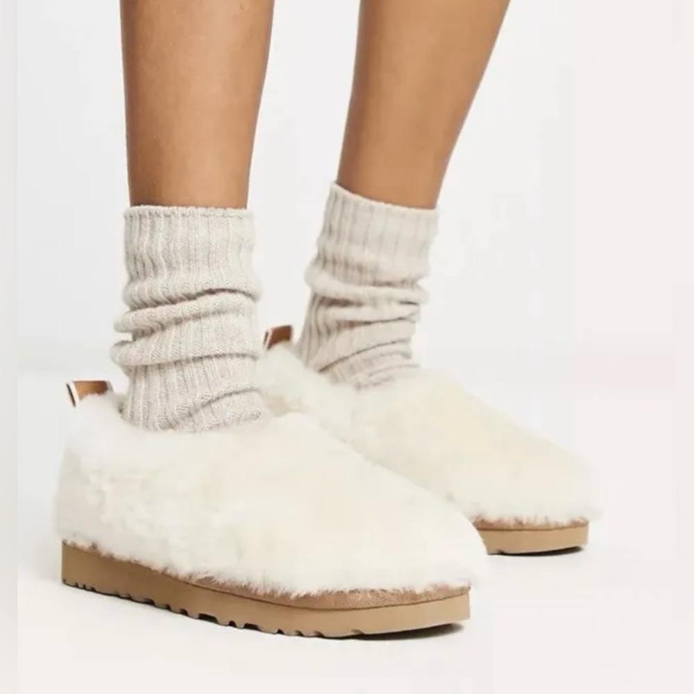 UGG - Natural Classic Cozy Bootie - Women - Size 10